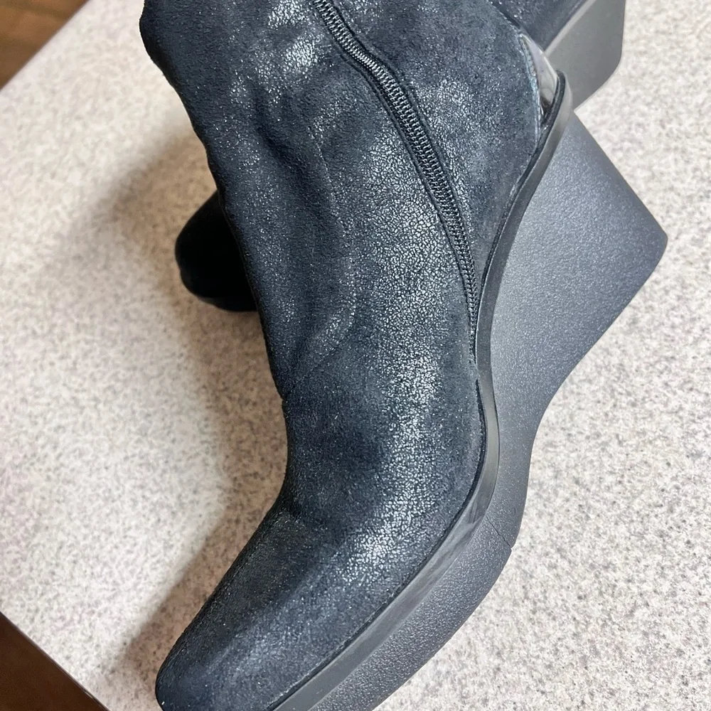 Donald J. Plainer Black Wedge Ankle Boots size 10